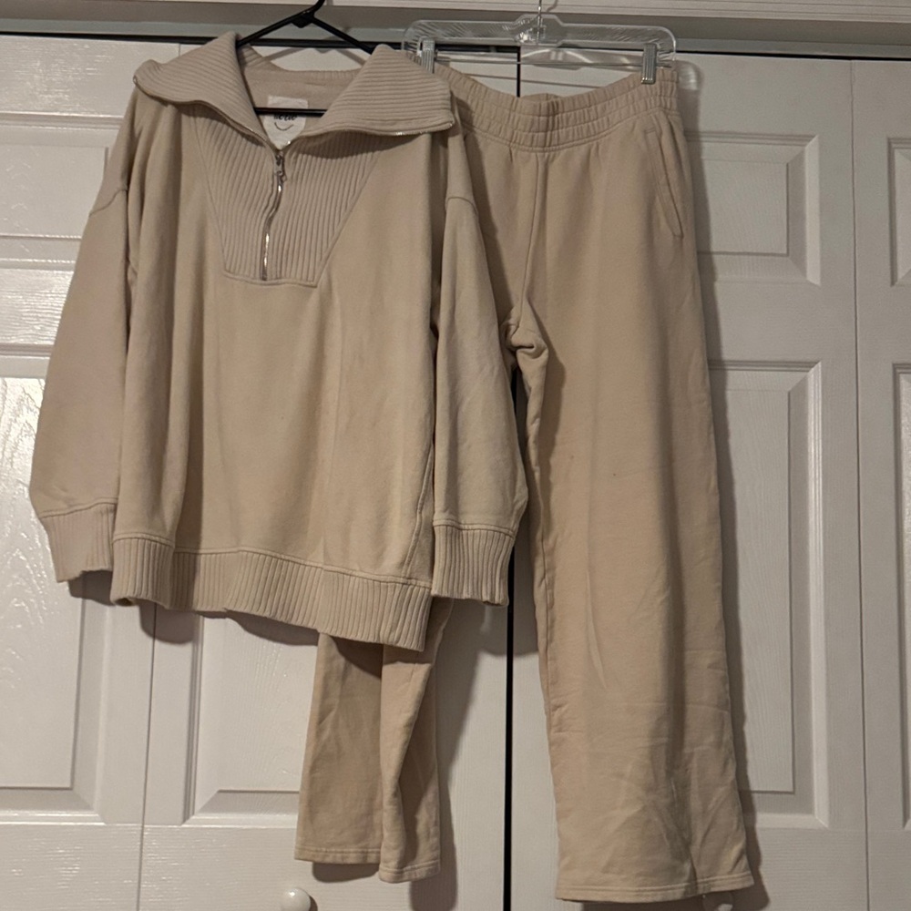 Aerie Beige Ribbed Collar Sweatsuit Set